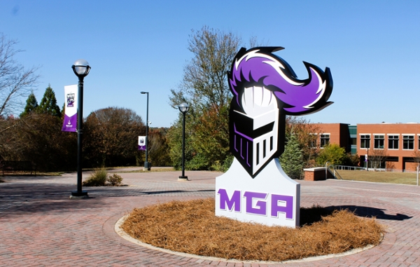 An exciting addition is taking shape on the Macon Campus! A large Knight head statue has been installed between the Library and the Teacher Education Building (TEB).